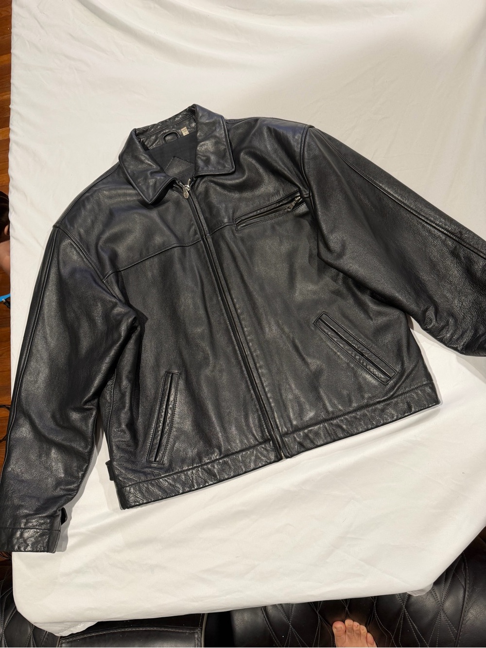 Roundtree & Yorke Black Leather Bomber Jacket